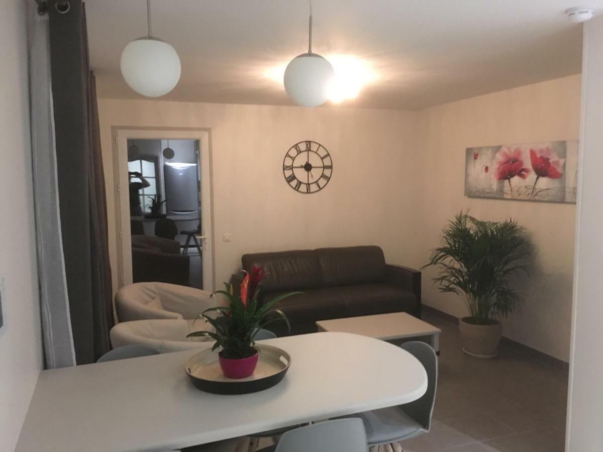 Au Tilleul Appartamento Mezieres-sur-Seine Esterno foto